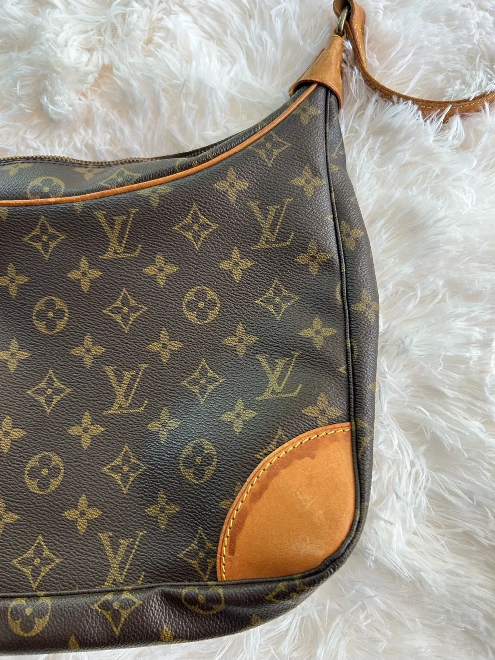 Louis Vuitton Boulogne 35 Monogram Shoulder Bag